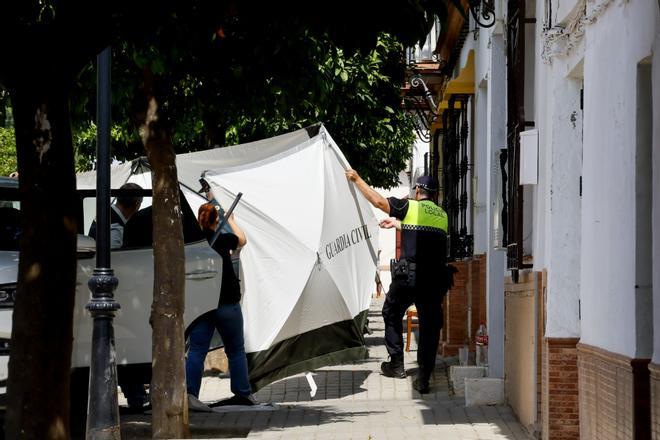 Sevilla'da Baba Kızını Katletti: Guardia Civil Evde Delil Arıyor, Toplum Şokta