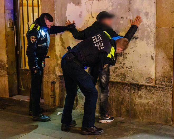 Barselona'nın Raval Mahallesi'nde Silahlı Hesaplaşma: İki Gözaltı