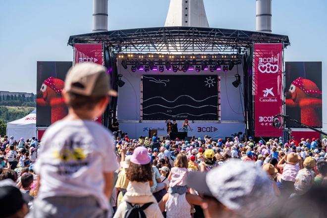 3Cat'ten Montjuïc'te Katalan Televizyon Şöleni: Binlerce Kişi Akın Etti