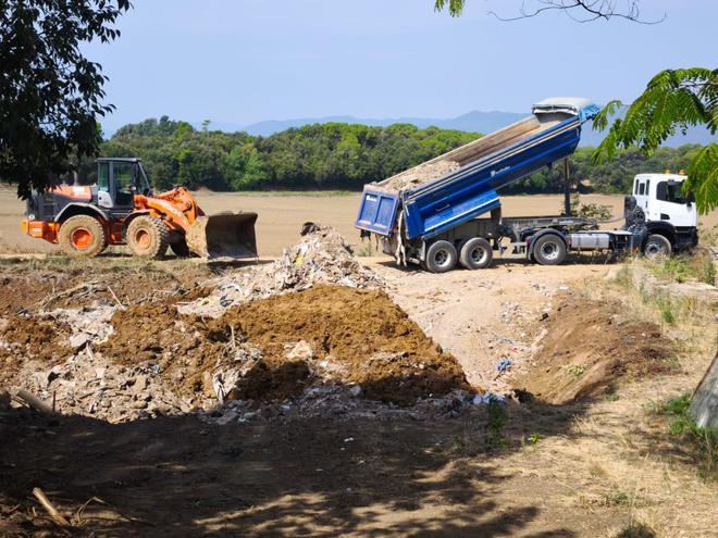 Girona'da Çevre Skandalı: Bescanó'da Sulama Göletine 64 Ton İnşaat Atığı Döküldü