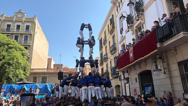 Katalan Geleneği Gràcia'da Yükseldi: İnsan Kuleleri Festivali Büyüledi