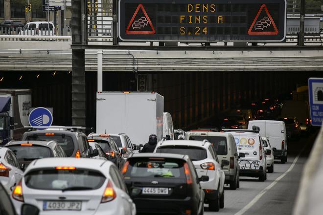 MWC 2026 Barselona'yı Felç Etti: Çevre Yollarında Kaza ve Yoğunluk Alarmı