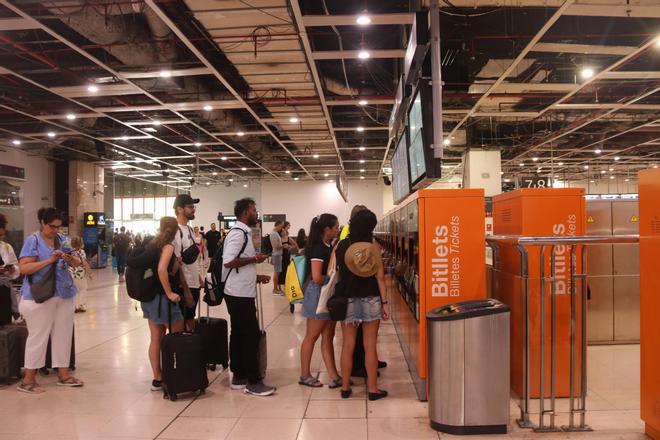 Barselona'da Tren Seferleri Durdu: R2 Nord, R2 ve R11 Hatlarında Büyük Kesinti