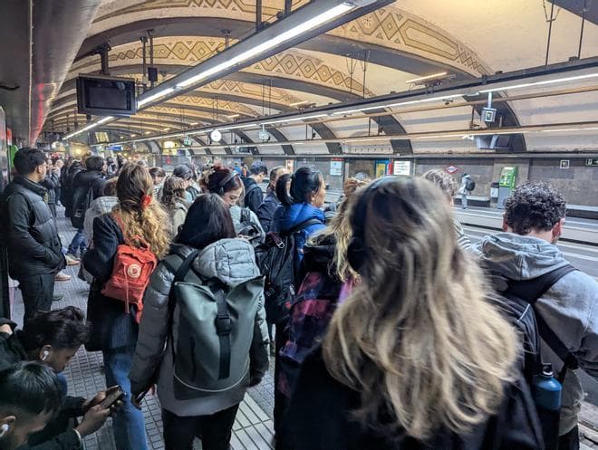 Barselona'da MWC Öncesi Rahatlama: Ferrocarrils Grevi İptal Edildi, Seferler Art