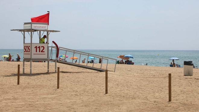 Calafell Plajı'nda Trajik Boğulma: 70 Yaşındaki Adam Hayatını Kaybetti