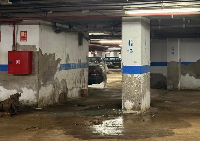 Barselona'da Devlet Şirketine Ait AVM Otoparkı Mercek Altında: Sağlıksız Koşullar ve