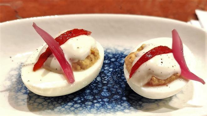 Barselona'da Doldurulmuş Yumurtanın Muhteşem Geri Dönüşü: Klasik Lezzetler Yenid