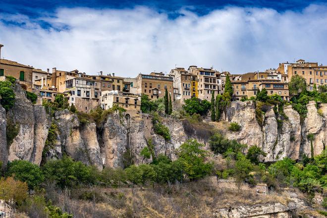 Cuenca'da Hükümet Binası Yakınında Şüpheli Çanta Paniği: Şehir Merkezi Kapatıldı