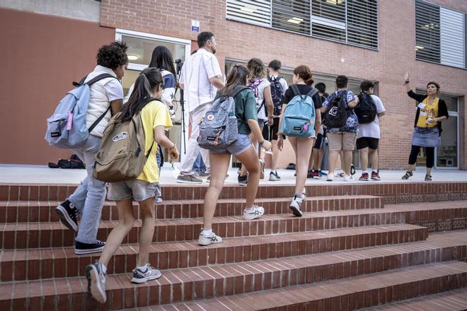El Raval'dan Erken Okul Terkine Karşı Kapsamlı Toplumsal Program: Gençlerin Geleceğine