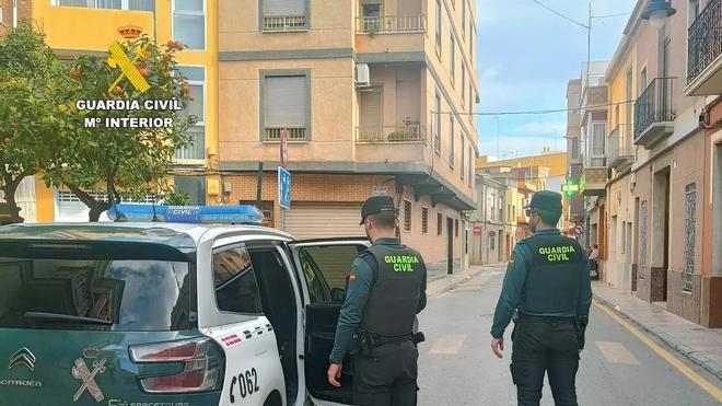 Valensiya'da Korkunç Cinayet: Yeğen, Amcasını Kalbinden Bıçaklayarak Öldürdü