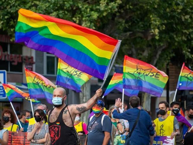 Madrid'de Trans Çocuğa Şiddet Davasında Beraat: Nefret Suçları Tartışması Büyüyor