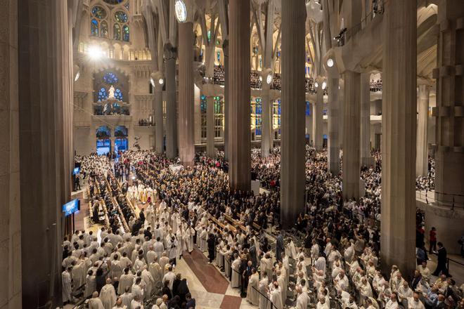 Sagrada Familia'da Tarihi An: Papa León XIV Ziyaretinde Yerel Katılım Rekoru!
