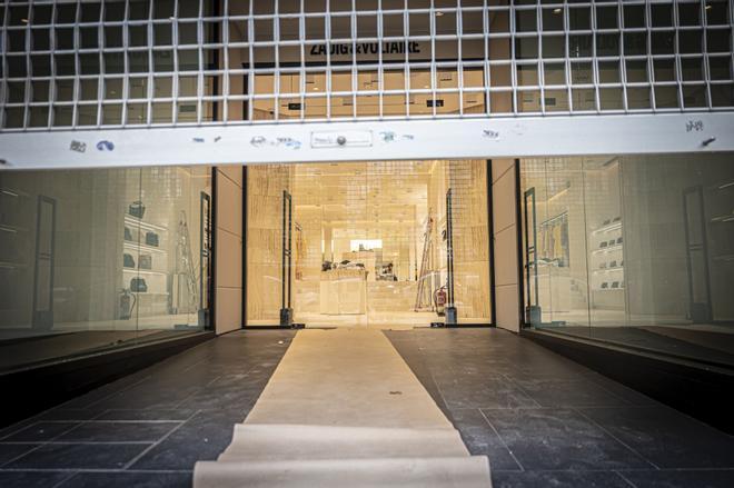 Barselona'da Lüks Mağazaya Şafak Vakti Baskın: Zadig & Voltaire Hedef Oldu