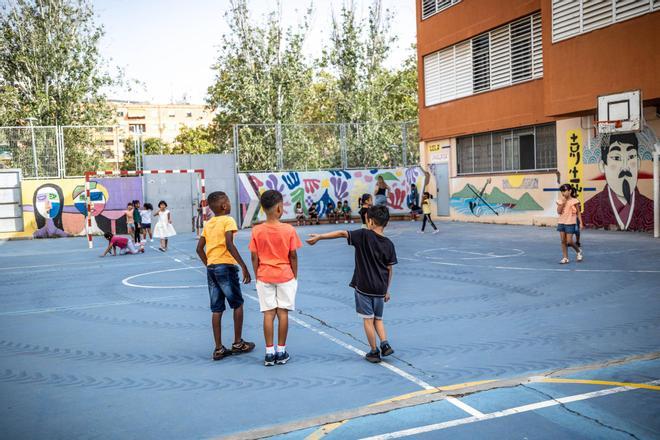 L'Hospitalet'te Eğitim Krizi: Aileler "Daha Fazla Bekleyemeyiz" Diyor