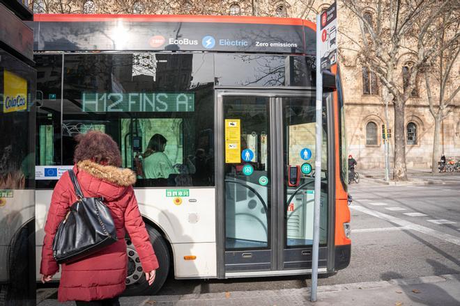 Barselona'da Genç Kadınlar Sürdürülebilir Ulaşımın Öncüsü: Araç Kullanımı 10 Yılda %10