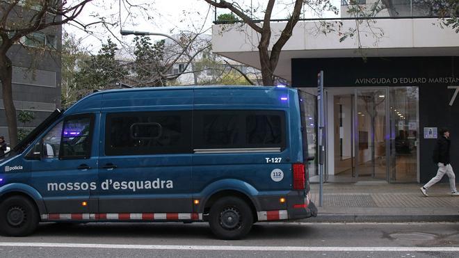 Barselona'da Eski Eşini Kaçıran Adam Yakalandı: Kıskançlık Kurbanı Bir İlişki