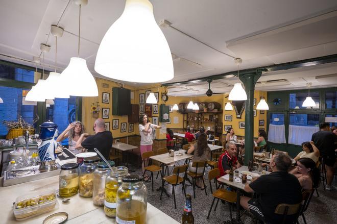 Barselona'nın Tarihi Raval Mahallesi Tehlikede: İşletmelerden Can Suyu Çağrısı