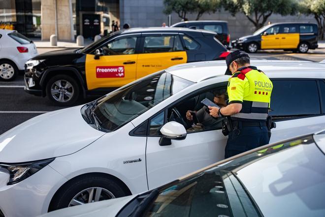 Barselona Havalimanı'nda 'Korsan Taksi' Alarmı: 6 Ayda 500'den Fazla Şikayet