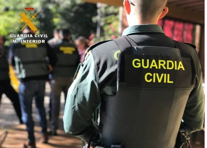 Sevilla'da Minibüste Ölü Bulunan Yaşlı Adam: Guardia Civil Soruşturmayı Derinleştiriyor