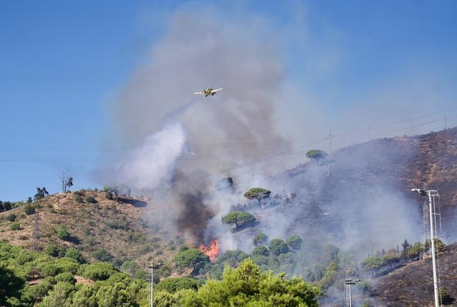 Barselona'da Collserola Yangını Büyük Endişe Yarattı: 15 Bin Kişi Evlerine Kapatıldı