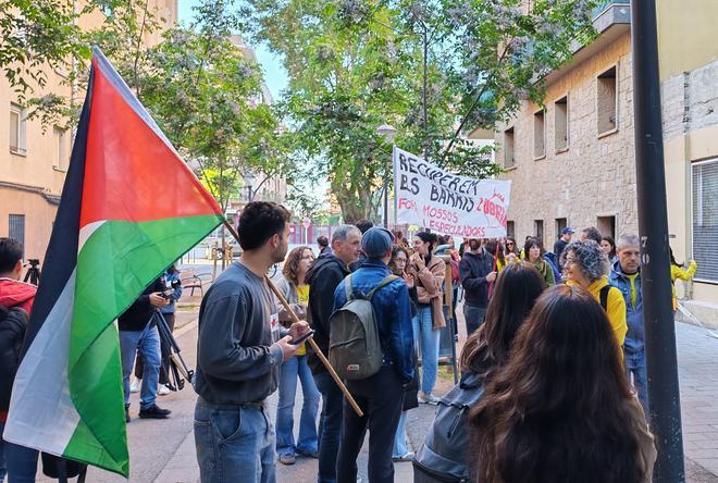 Sabadell'de Polisin Okullara Girişi Protesto Edildi: "Birlikte Yaşam Polisle Sağlanamaz"