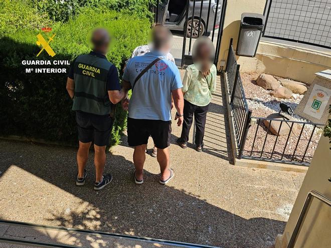 Calpe'de Yaşlı Britanyalı Kadını Dolandıran Şebeke Çökertildi: Mirası Hedefte