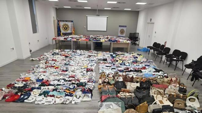 Orihuela'da Sahte Ürün Skandalı: Vanını Almaya Gelen Şüpheli Yakayı Ele Verdi