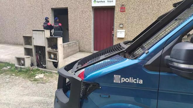 Polinyà'da Dehşet: Dördüncü Kattan İtilen Kadın Yaralandı, Partneri Gözaltında