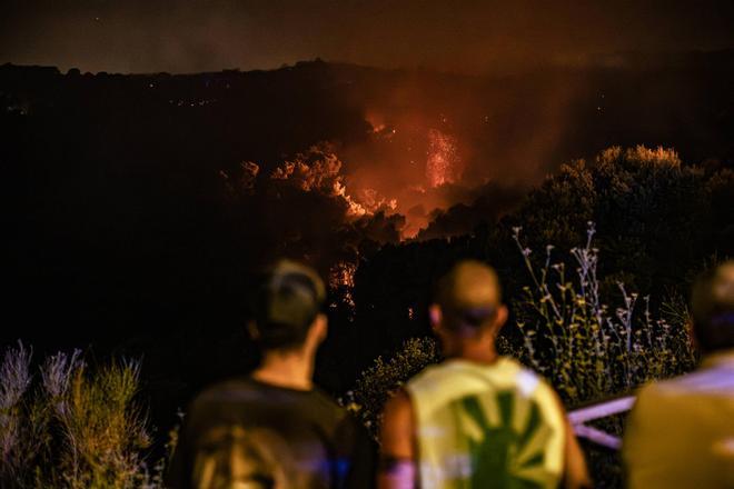Barselona'da Collserola Yangını: İki Mahalleyi Tutsak Eden Alevler Kontrol Altında
