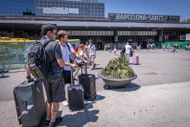 Barselona Sants İstasyonu'nda İki Yıllık Ana Giriş Kapanışı: Şehir Ulaşımında Yeni Dönem