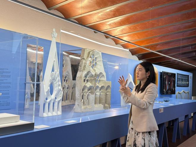 Gaudí'nin Muhteşem Pencereleri Barselona'da Geleceğe Işık Tutuyor: Palau Güell Sergisi