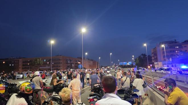 Badalona'da Irkçı Protesto: Mülteciler Hedef Alındı, Otoyol Kapatıldı