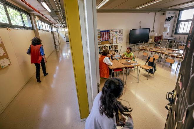 Barselona'dan Okullarda Sivil Polis Planına Ret: Eğitimde Güvenlik Tartışması Büyüyor