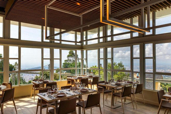 Barselona'nın Zirvesinde Gastronomi Şöleni: Masia Tibidabo ve Şef Rafa Zafra