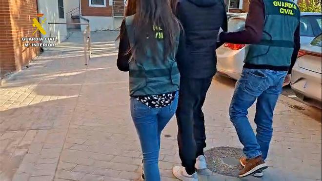 Sagunto'da Amerikan Kemancının Cinayetinde Beş Genç Tutuklandı: Evsizlik ve Şiddetin