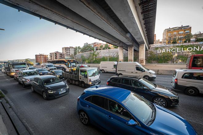Sant Joan Öncesi Barselona'dan Büyük Göç: Yarım Milyon Araç Yola Çıktı