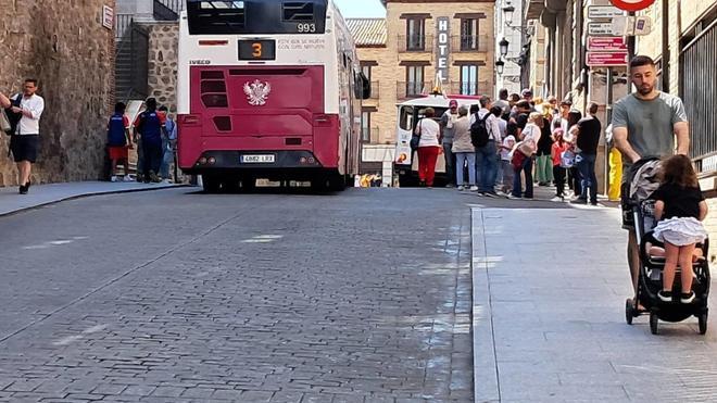 Toledo'da Boş Tur Treni Kaza Yaptı: İtalyan Turist Ağır Yaralandı, Soruşturma Başladı