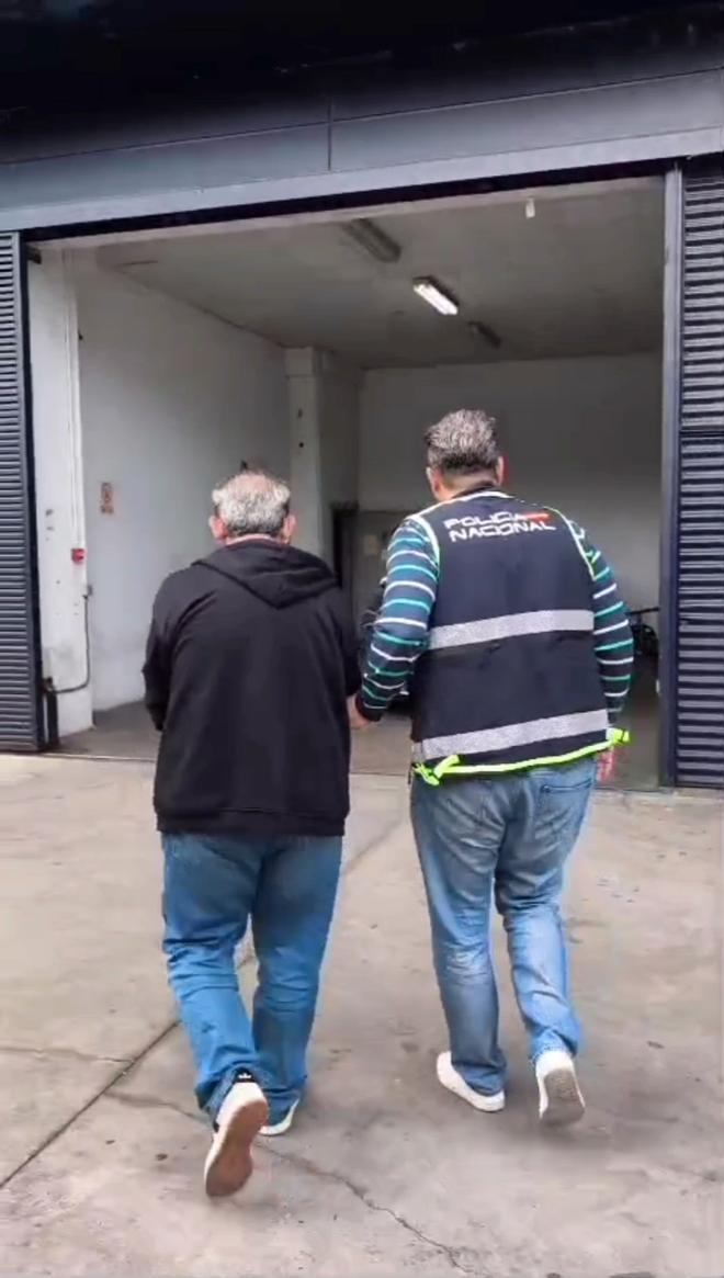 Zaragoza'da Optik Sahibi, Müşteri Verileriyle 32.000 Avroluk Sahte Kredi Çekti