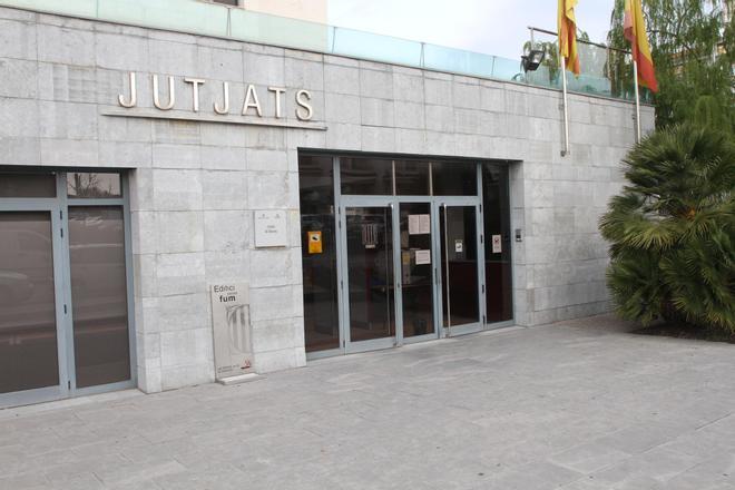 Çöp Vergisi Bahanesiyle Blanes'te Esnafa Dolandırıcılık Şoku: İki Şüpheli Yakalandı