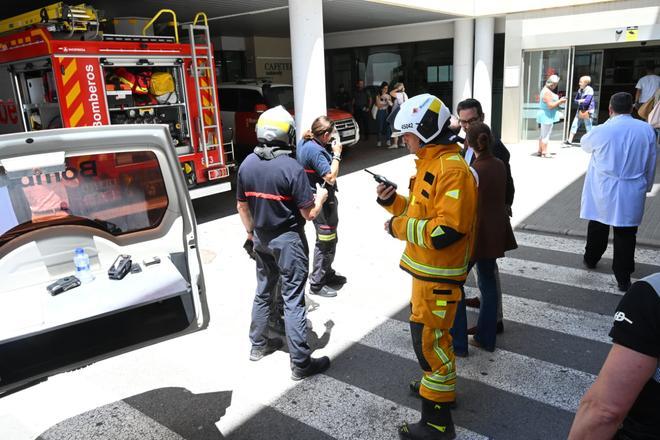 Torrevieja Hastanesi'nde Yangın Paniği: İki Yaralı, İkinci Kat Tahliye Edildi