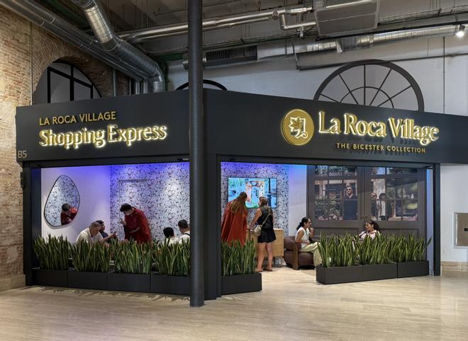 La Roca Village'dan Turistlere Özel Konfor: Barcelona Nord'da Yeni Bekleme Salonu