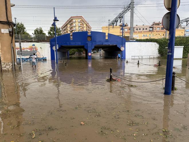Katalonya'yı Vuran Şiddetli Fırtına Tarragona'da Yıkım Yarattı: Sel, Ağaç Devrilmeleri