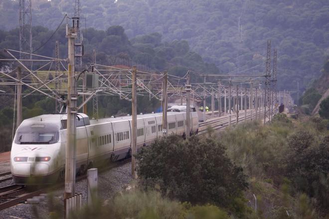 Barselona'da Yüksek Hızlı Tren Tünelinde Elektrik Arızası: Yolcular Ta
