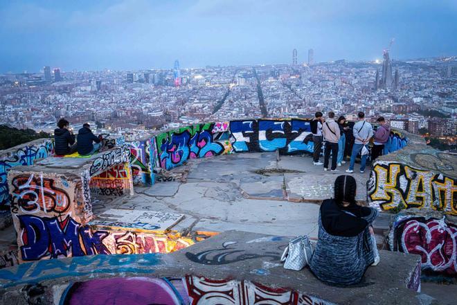 Barselona'da Turist Yoğunluğu Gerilimi Tırmanıyor: Turó de la Rovira'da Yeni