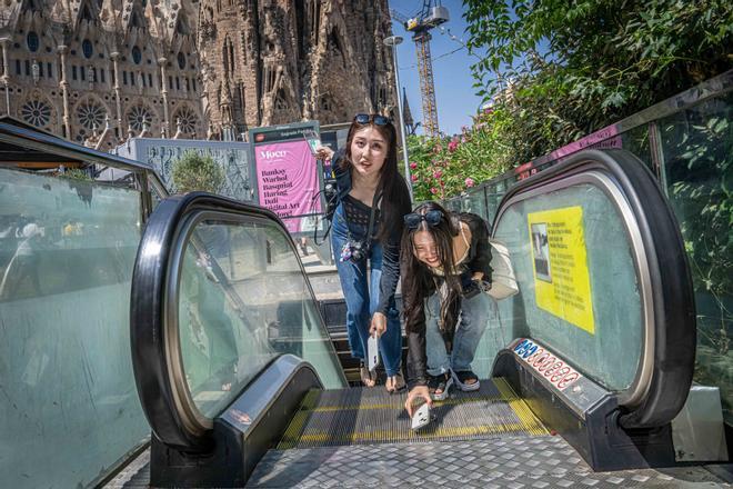 Barselona'da TikTok Akımı Krizi: Sagrada Família Metrosunda Güvenlik Endişesi