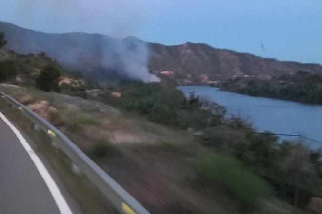 Riba-roja d'Ebre'de Ebro Nehri Yakınında Yangın Kontrol Altına Alındı: Yol Kapatıldı