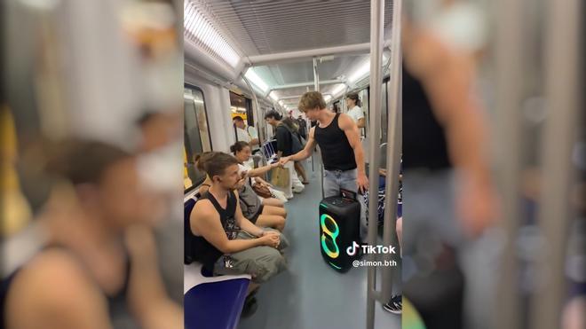 Barselona Metrosunda Dans Eden Alman TikTok Fenomeni: Yolcular Arasında İlgisizlik ve Öfke