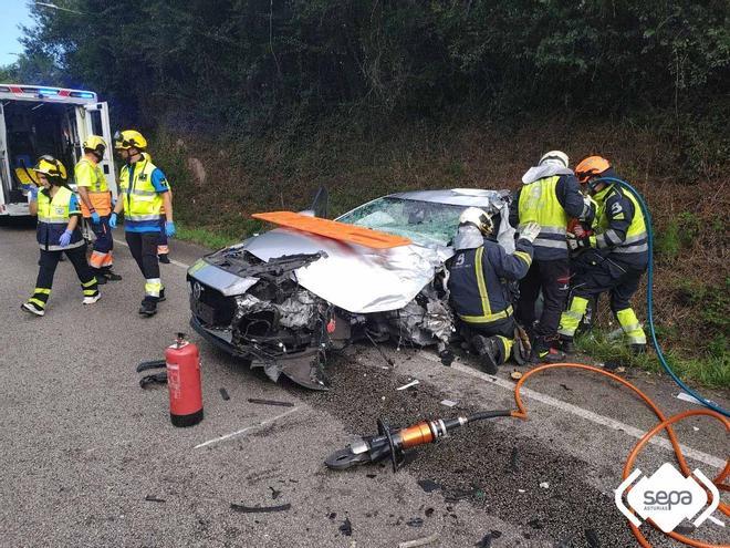 Asturias'ta Otobüs ve Otomobil Çarpıştı: Biri Ağır Altı Yaralı