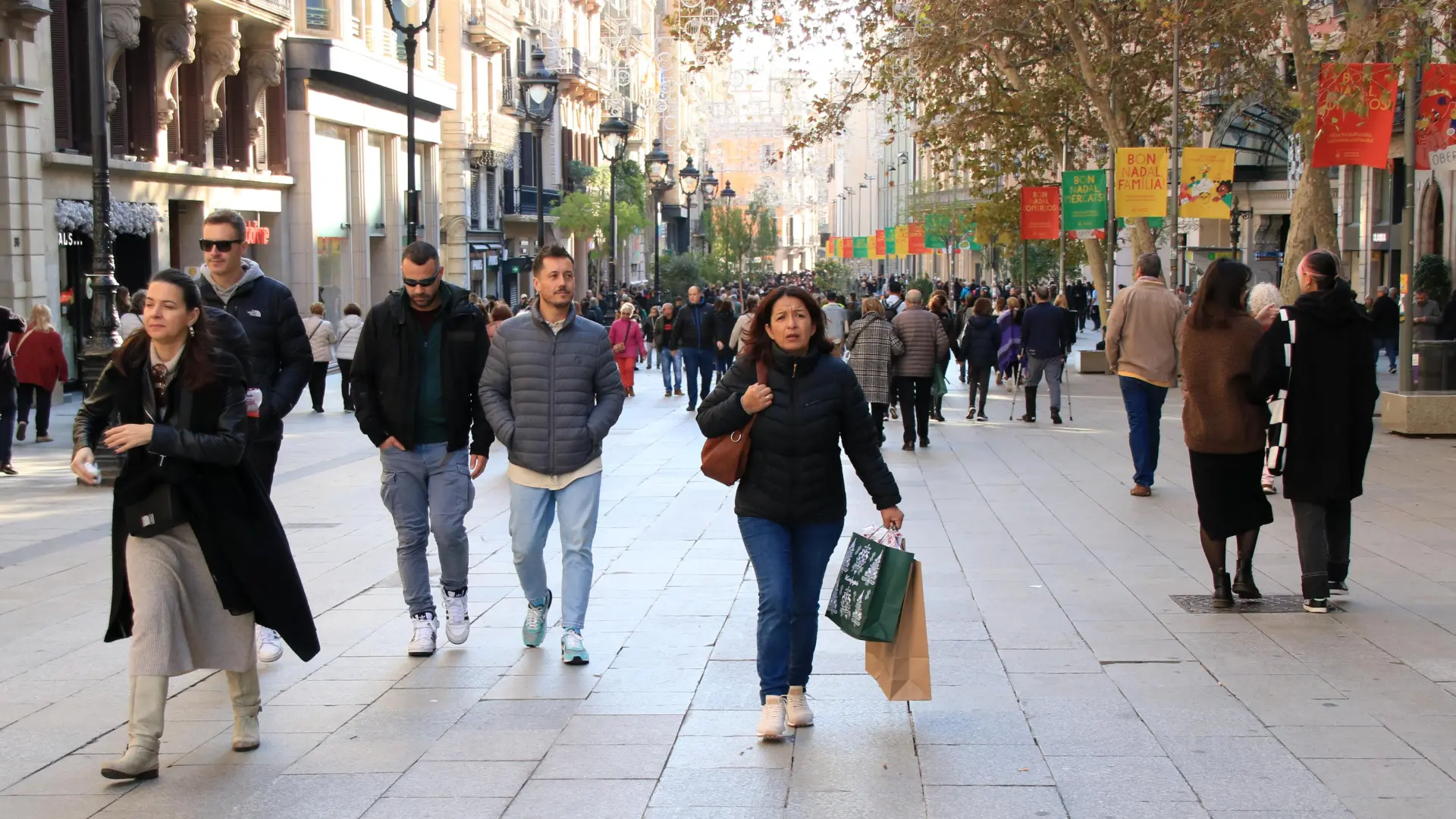 Barselona'nın Kalbinde Yeni Bir Moda Devi: Levi's, Portal de l'Àngel'de Amiral Gemisi