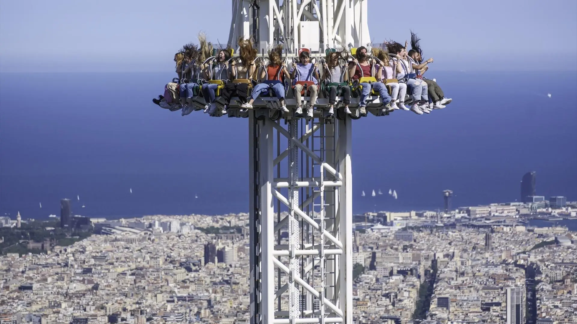 Tibidabo Eğlence Parkı 125. Yılını Yürüyüş ve Büyük Bir Partiyle Kutluyor